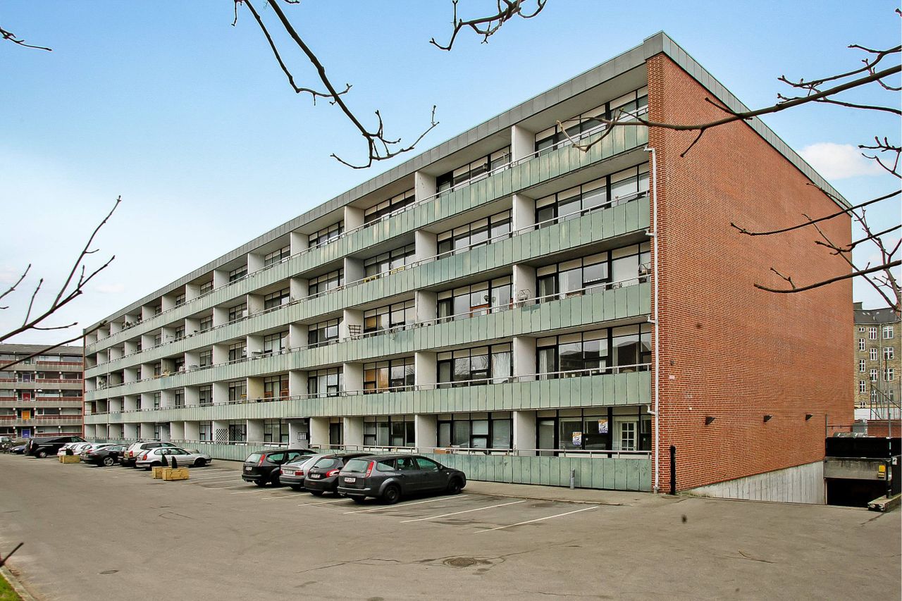 image 01